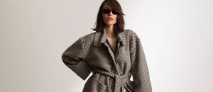 Sustainable herringbone short wool coat - Tailor Made - Bastet Noir