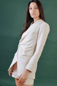 Made to measure white Cashmere Blazer with Front pleated detail and two front pockets and high waisted short pants - Bastet Noir