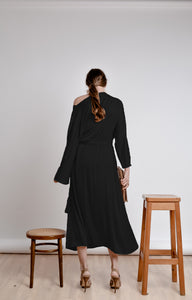 Black loose dress with long sleeves