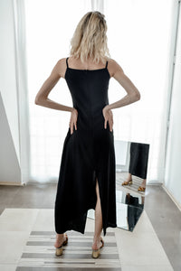 Black dress with front pockets and back slit - Bastet Noir