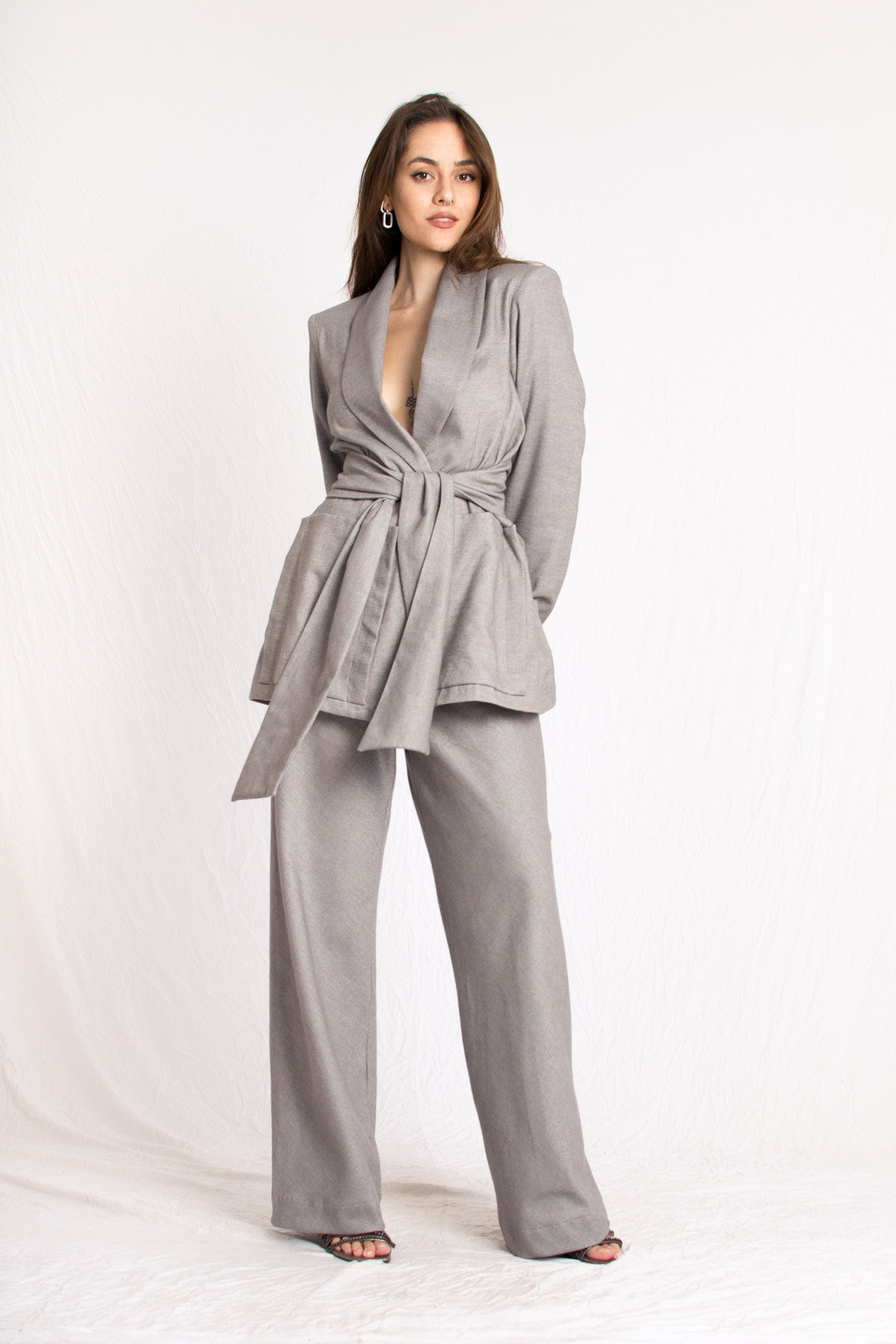 Grey cashmere wool women suit - Custom Made - Bastet Noir