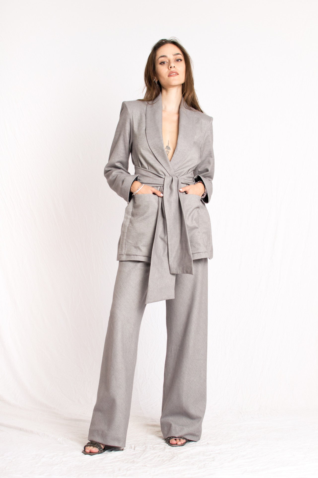 Grey cashmere wool women suit - Custom Made - Bastet Noir