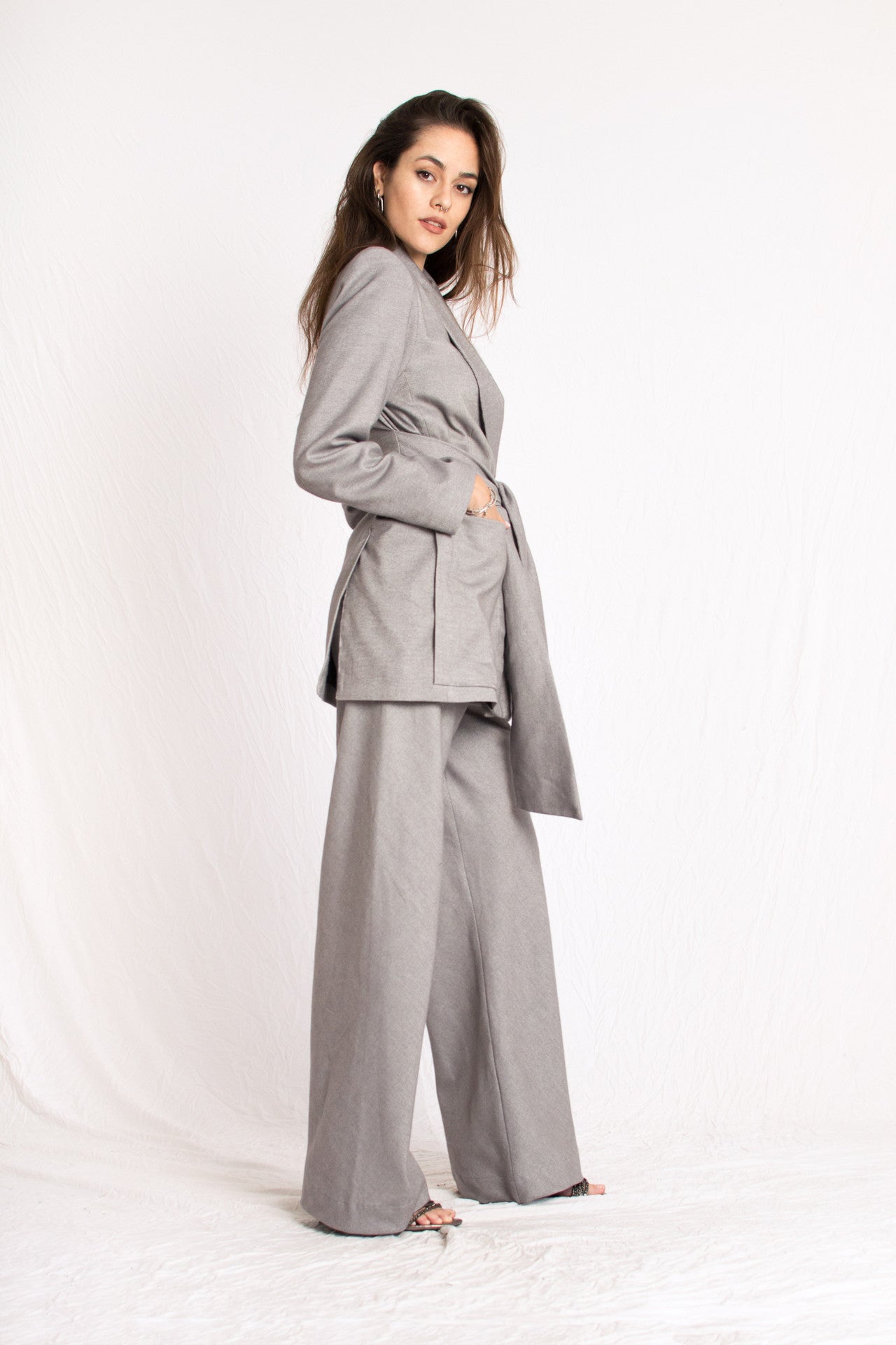 Grey cashmere wool women suit - Custom Made - Bastet Noir